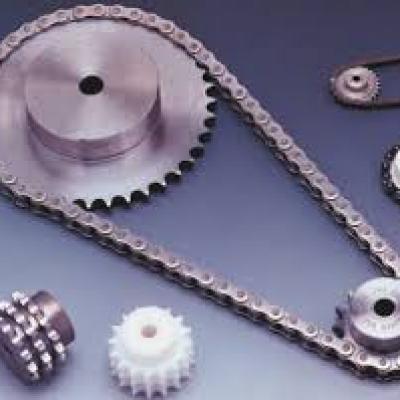 What is the difference between gear drive and chain drive?